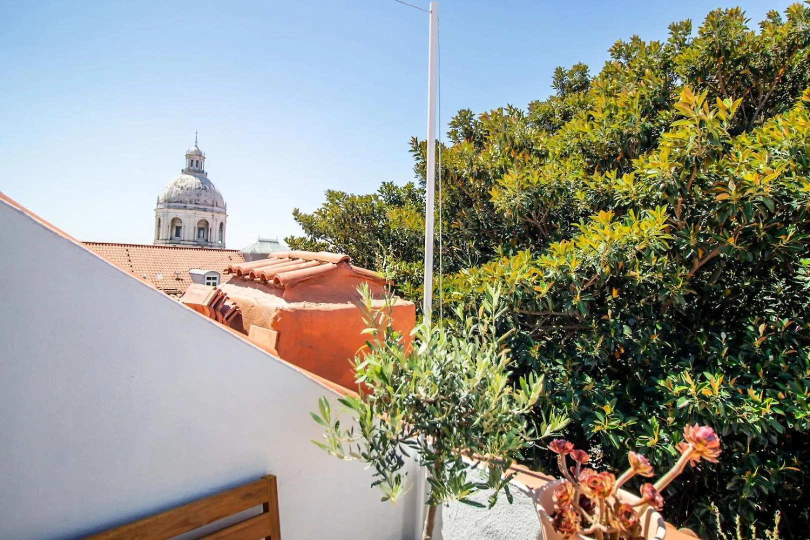 Cosy Duplex Rooftoop W/ Ac | By Airnest Apartment Lisbon Portugal